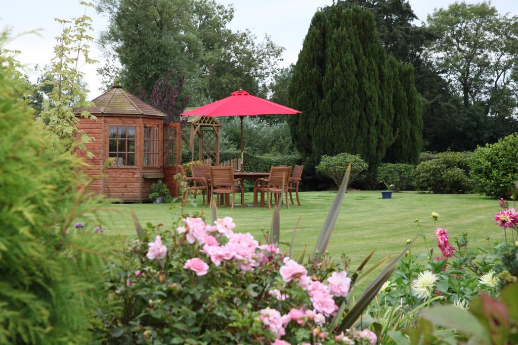Weir Mill Farm Bed & Breakfast Cullompton Exterior photo