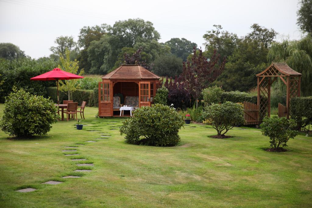 Weir Mill Farm Bed & Breakfast Cullompton Exterior photo